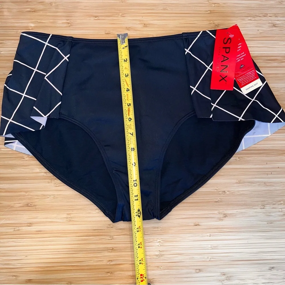 Spanx Shaping Suit Swim Bottoms Black White ruffle size 12 Geometric Skirt Women - Picture 6 of 6
